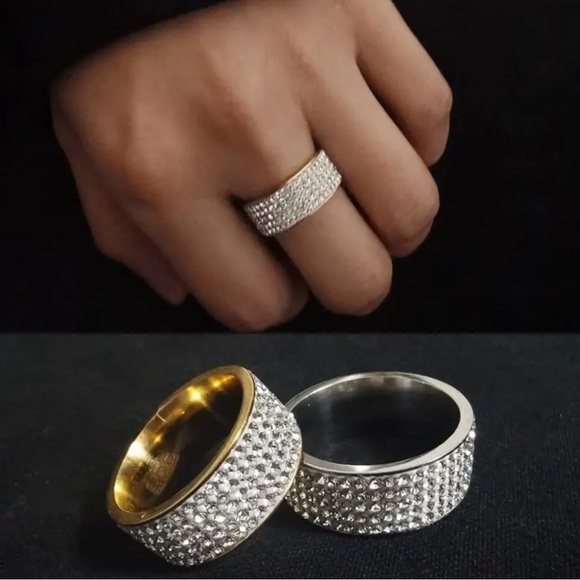 Crystal Band Ring - Picture 3 of 4